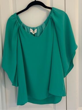 Anna Cate Flutter-Sleeve Blouse